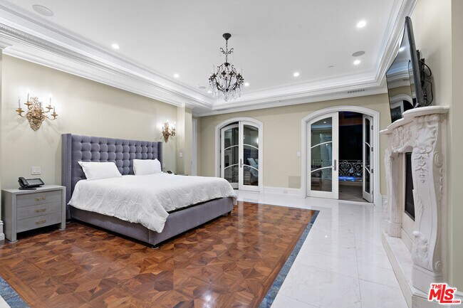 Building Photo - 718 N Rodeo Dr