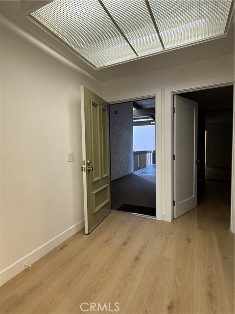 Building Photo - 7212 Marina Pacifica Dr N