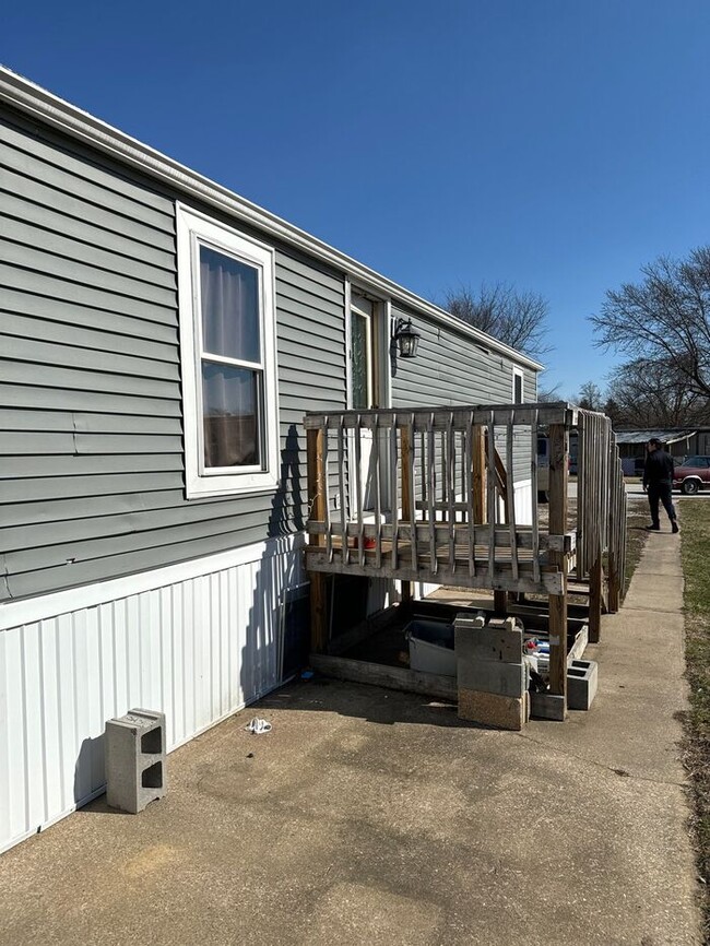 Building Photo - Mobile Home For Rent / Rent to Own