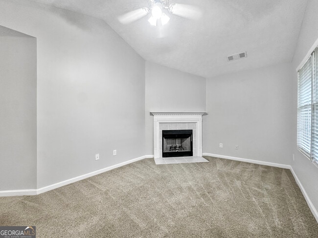 Building Photo - 400 Crestfield Cir