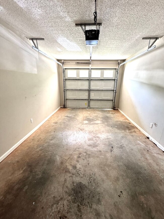 Building Photo - 336 Candlebrook Dr