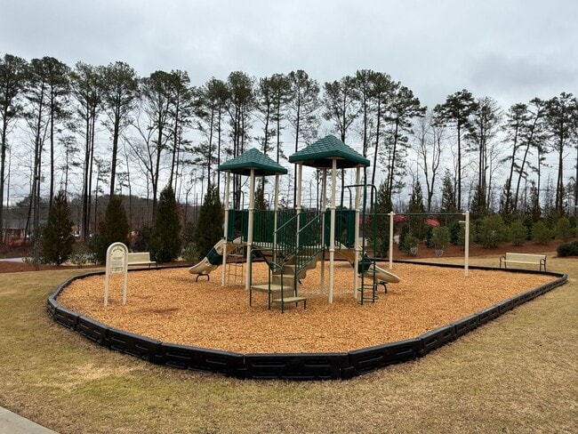 Building Photo - Beautiful and Spacious 5BR 4.5BA Home w/ Full Appliance Kitchen • Garage in Fairburn