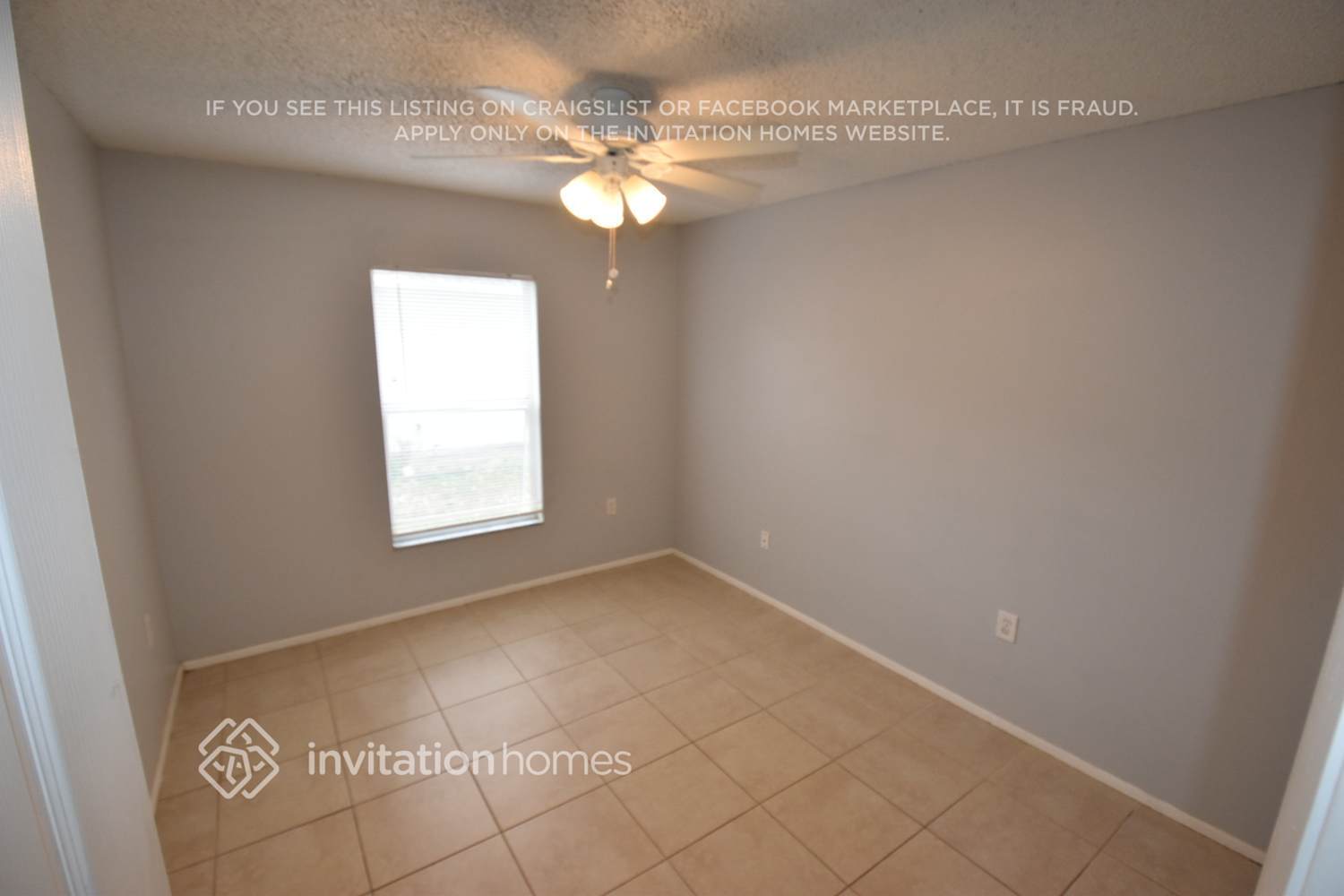 Building Photo - 1117 W Knollwood St