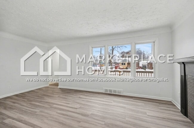 Building Photo - 15915 Sussex St