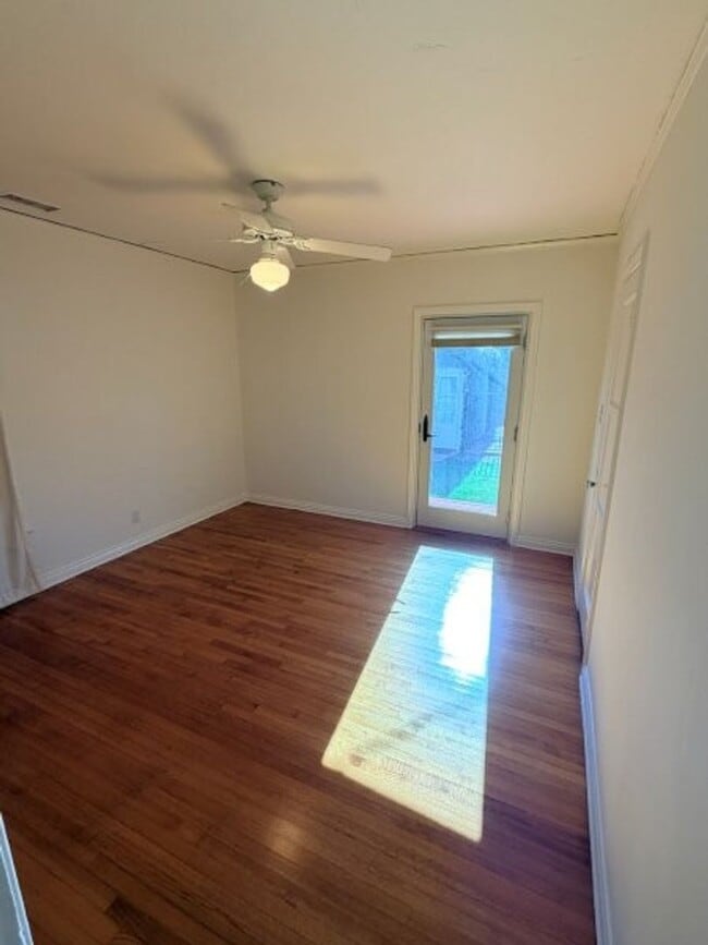 Building Photo - Pico-Robertson / Beverlywood 2 beds + 1.5 baths Spanish house PLUS Studio ADU  | Pool+Jacuzzi & e...