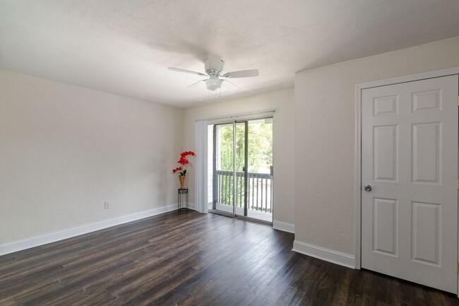 Interior Photo - A3555 Chelsea Lane