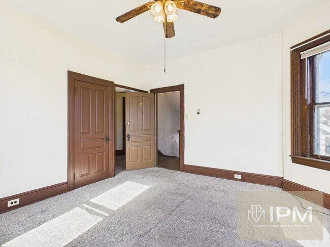 Building Photo - 24 N Main St