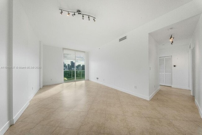 Building Photo - 2525 SW 3rd Ave