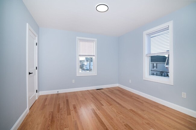 Building Photo - 43 Tainter St