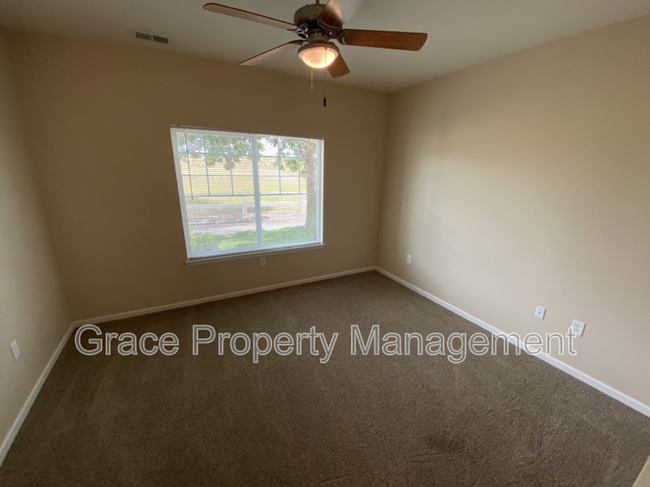 Building Photo - 4645 Hahns Peak Dr