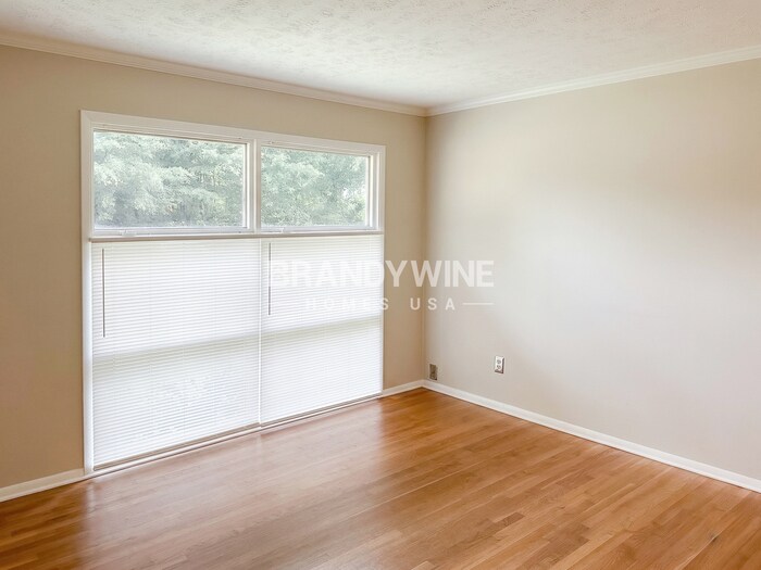 Building Photo - 1357 Heather Cir