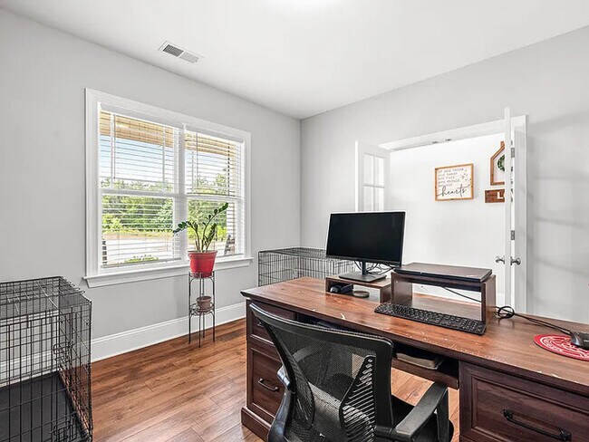 Building Photo - Lease OR Lease to Own