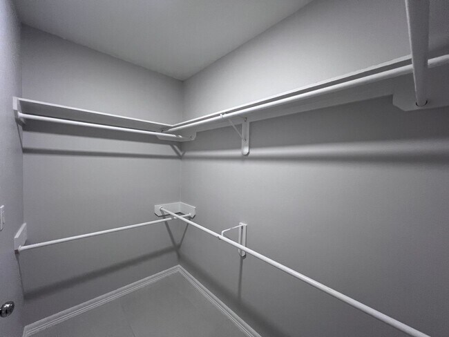 Building Photo - Brand New! 1st Month Free! Don't Miss Out Call today!