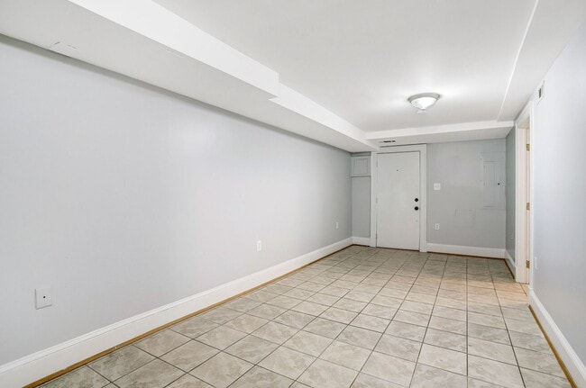 Building Photo - 2BR Basement Apartment | Brightwood