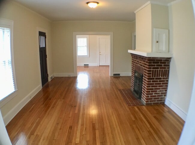 Building Photo - Coming Soon! Great 3BR/2BA brick home, wal...