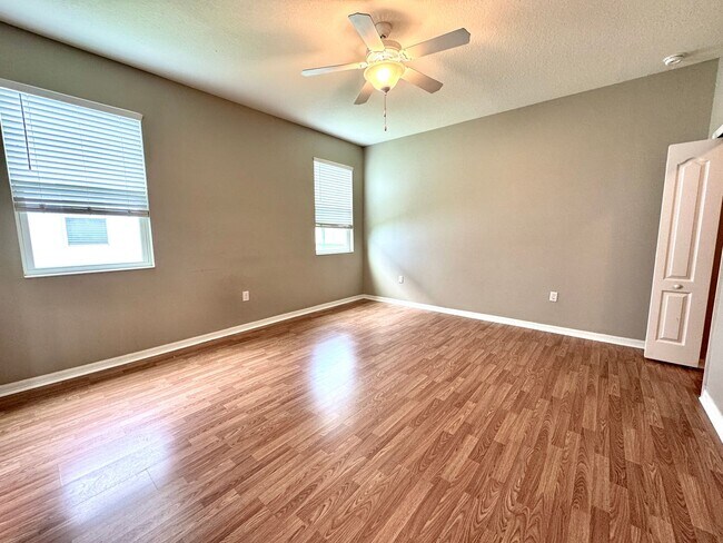 Building Photo - Lake Elsie Reserve 4/2 with Flex Room!