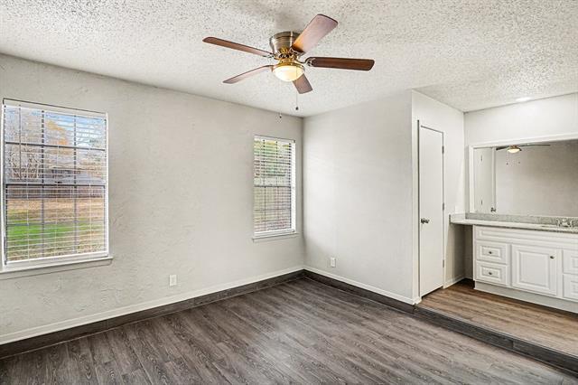 Building Photo - 2705 Warren Ln