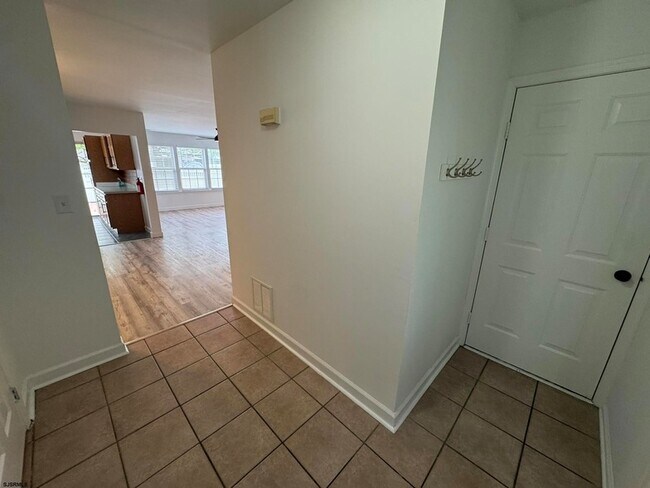 Building Photo - 10 Starboard Ct