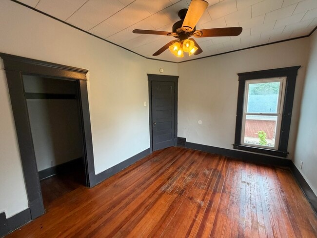 Building Photo - 1132 Gilbert-