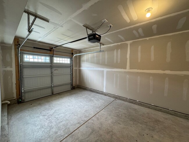 Building Photo - 3 Bed | 2.5 Bath New Construction Townhous...