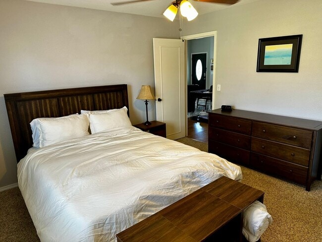 Building Photo - Cozy Home in Columbia Village!