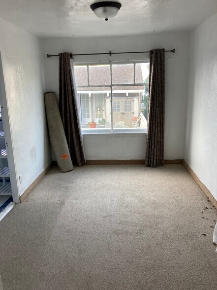 Building Photo - 224 24th St