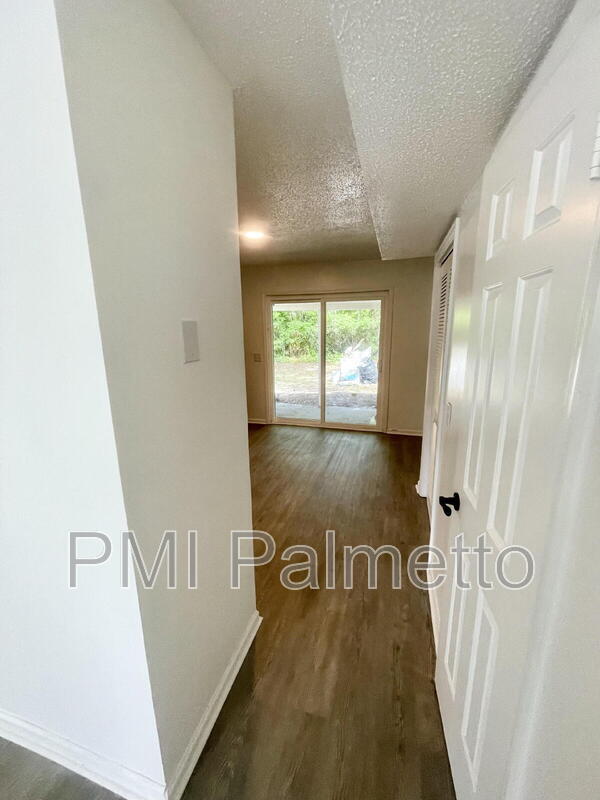 Building Photo - 138 Villa Ct