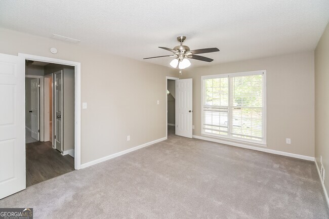 Building Photo - 10972 Clearwater Dr