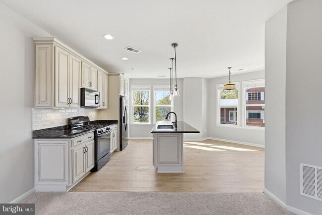 Building Photo - 8923 Quarry Rd