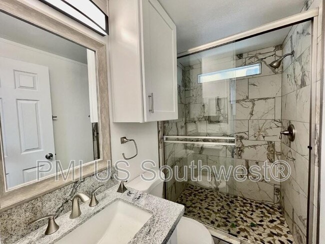 Building Photo - 437 Riverfront Dr