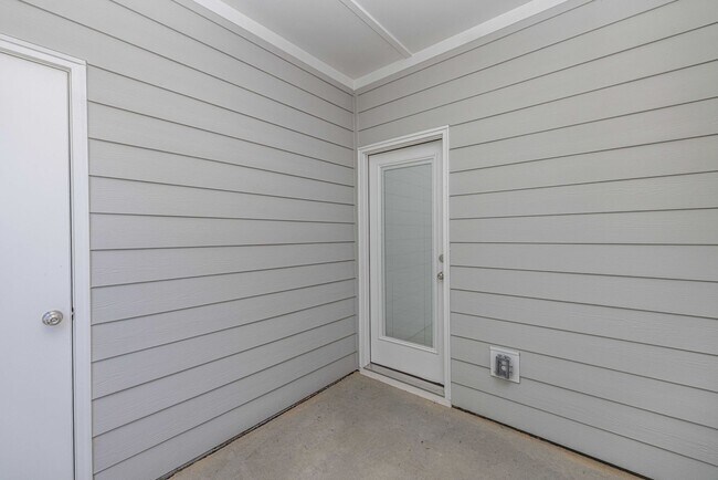 Building Photo - 465 Kinnerton Pl