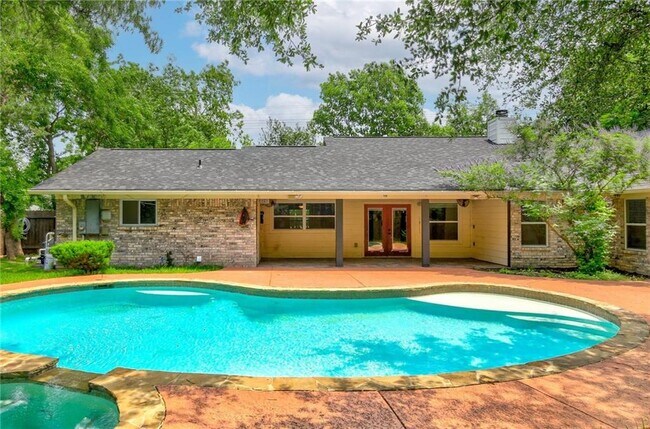 Building Photo - 507 San Jacinto St