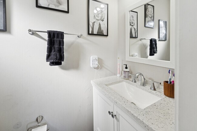 Building Photo - 330 S 164th E Pl