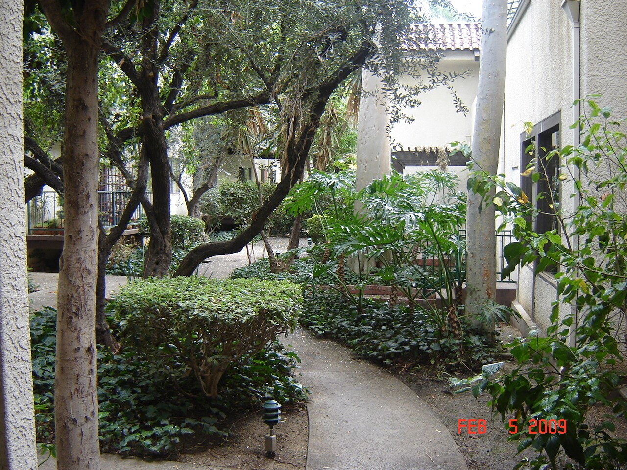 Building Photo - 5460 White Oak Ave