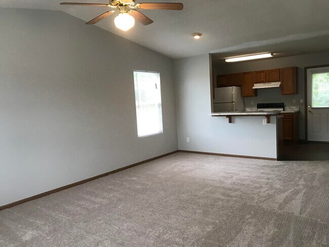 Building Photo - 5926-5928 E Limoges Dr