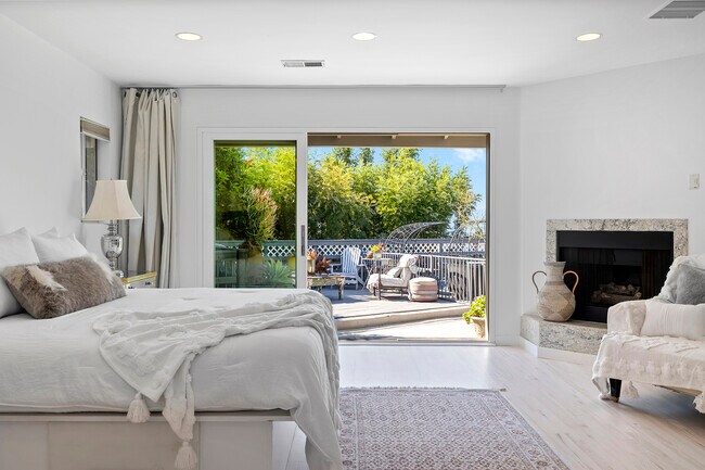 King Bed - 4557 Don Milagro Dr