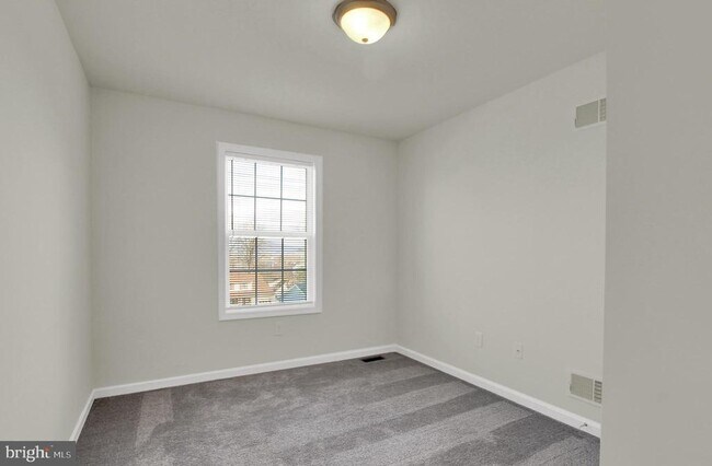 Building Photo - 74 Brookside Ave