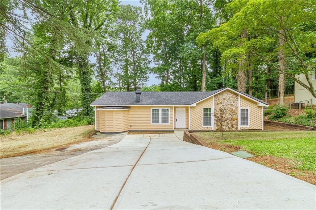Building Photo - 1540 Spender Dr