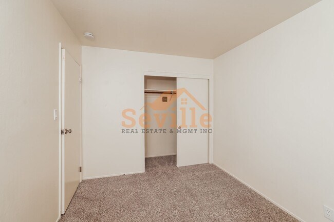 Building Photo - 2950 Stanton St