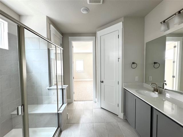 Building Photo - 805 Meadowcrest Dr