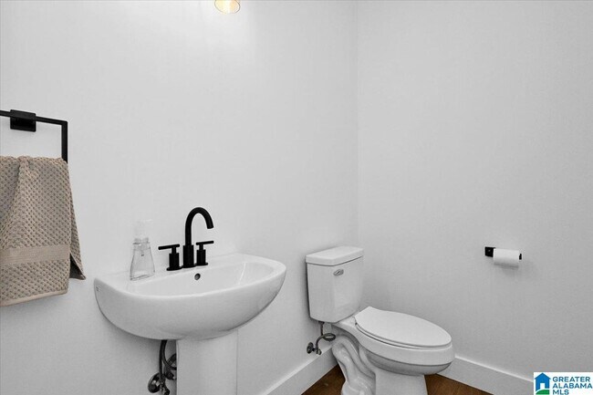 Building Photo - 304 GARDEN St