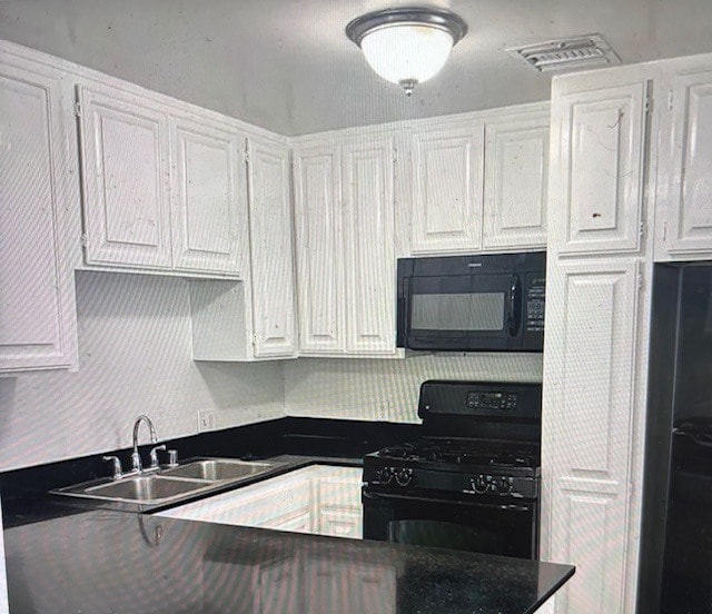 Well Equipped Kitchen - 227 Bay St