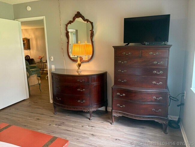Building Photo - 2606 Nassau Bend