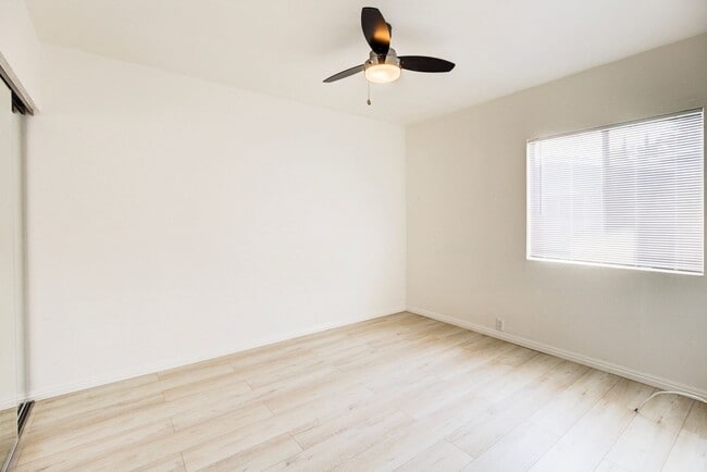 Building Photo - 3659 6th Ave