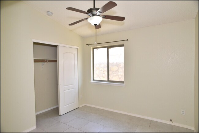 Building Photo - 14325 Island Point Dr