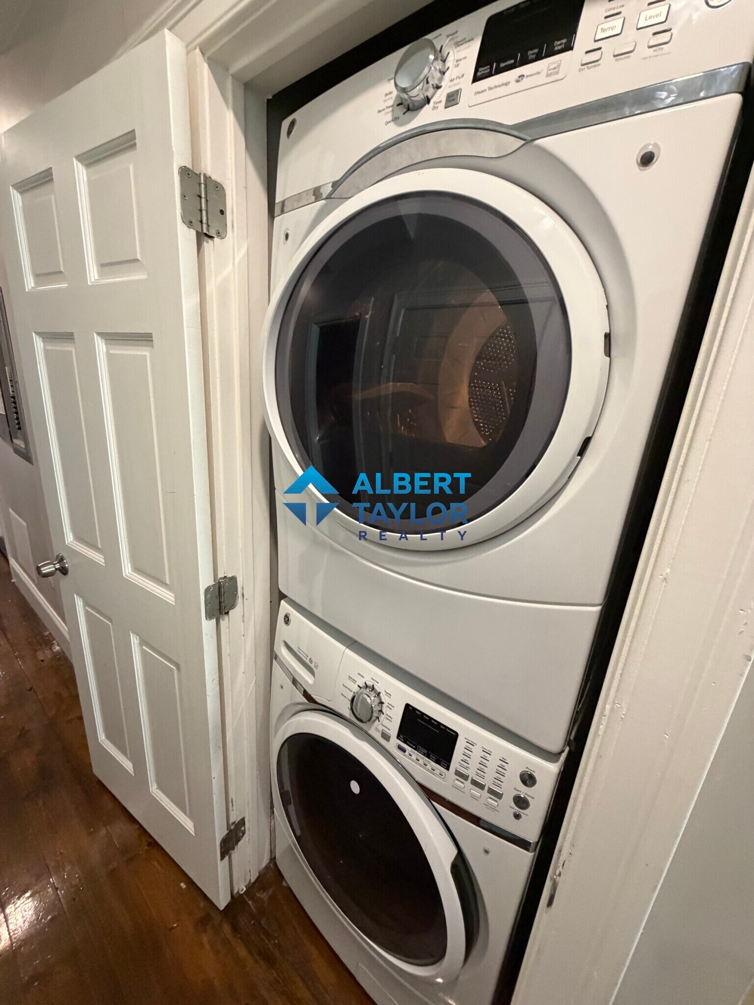 Building Photo - 71 Hillside St