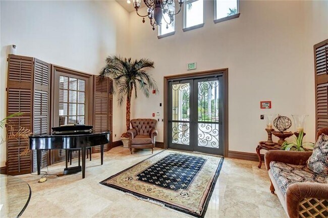 Building Photo - 1312 Villa Cir