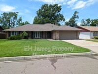 Building Photo - 4626 S Maplewood Ave