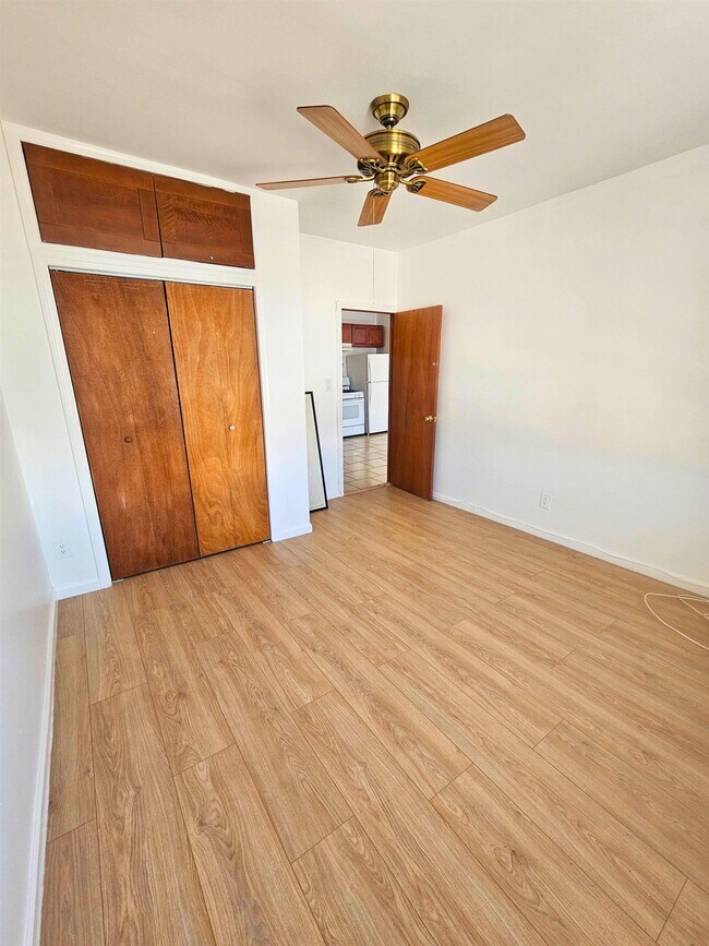 Building Photo - 291 Linden Ave