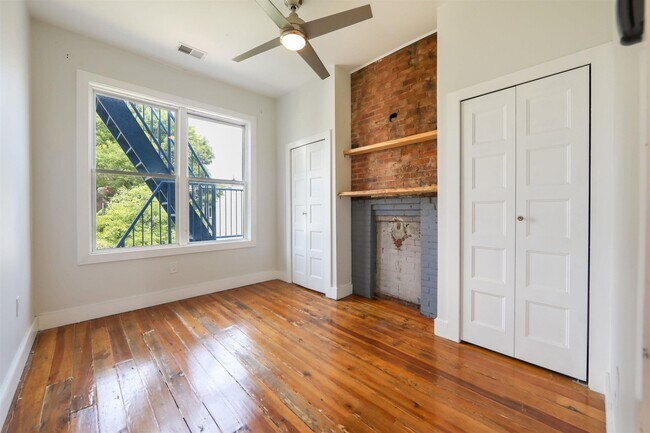 Building Photo - 157 Sherman Ave